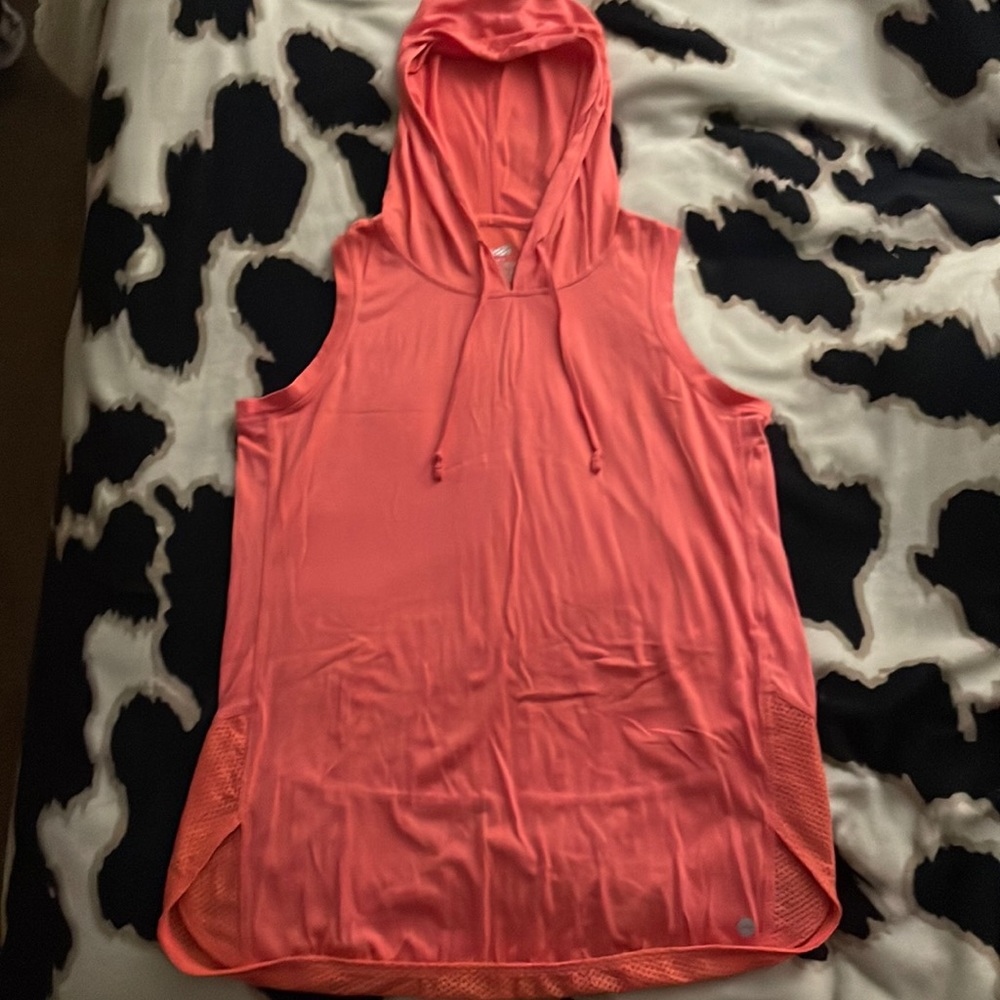 Hooded tank